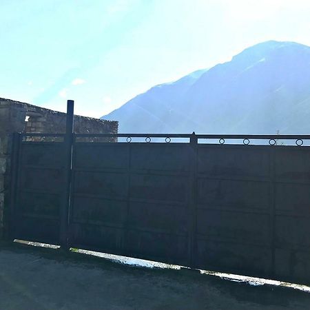 Piligrim Kazbegi Hotell Exteriör bild