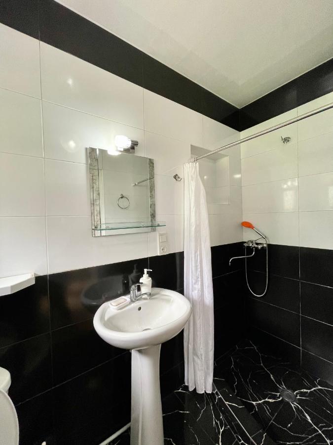 Piligrim Kazbegi Hotell Exteriör bild
